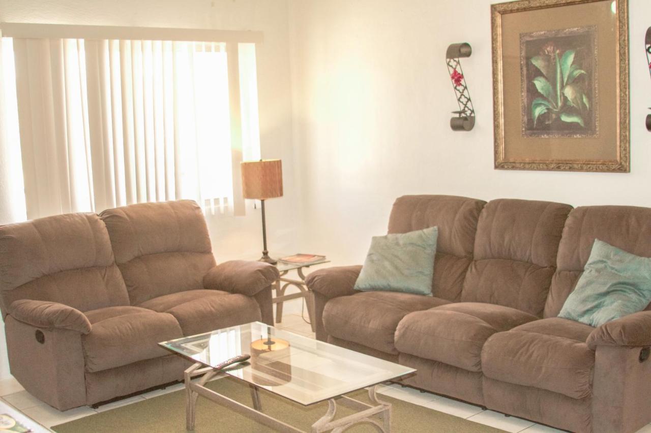 2 Bedroom / 1 Bath Only 5 Minutes Away From Bank Of Hawaii Sinajana Exteriér fotografie