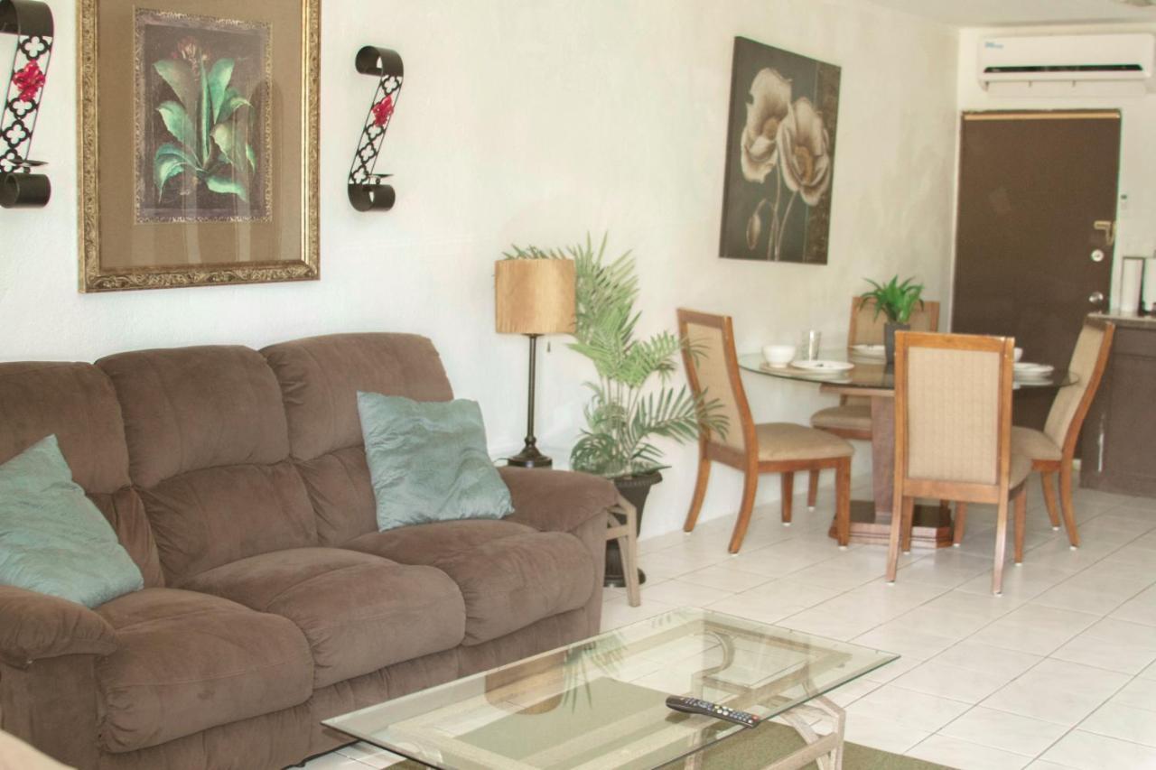 2 Bedroom / 1 Bath Only 5 Minutes Away From Bank Of Hawaii Sinajana Exteriér fotografie